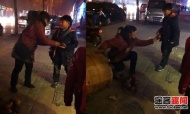 腊月里郑州的街头，几个城管执法人员掀翻了一个烤红薯摊，大姐不敢反抗，把还能吃的烤红薯递给旁边的孩子吃

　　可能这一瞬间就是人性的坚强与美丽的闪现。