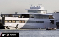 鲍威尔同时继承了丈夫一艘未完工的豪华游艇。乔布斯请了法国设计师Philippe Starck帮助实现自己对游艇的期待，但没能看到它完工的样子。这艘2012年完工的游艇名为“维纳斯”，全长近8米，价值1亿3800万美元。