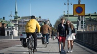 n 1997, Sweden adopted the unlikely goal of ending traffic deaths, and has since seen its fatality rate plummet. Now, the strategy faces perhaps its stiffest test: New York City streets.

De Blasio Looks Toward Sweden for Road Safety
http://www.nytimes.com
While roadway deaths have not been eliminated in Sweden, the country’s rate of fatalities has been whittled down to an international low. Now its approach faces perhaps its stiffest test: the streets of New York City.