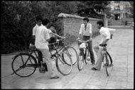 1985年8月，北京171中学校门口。
