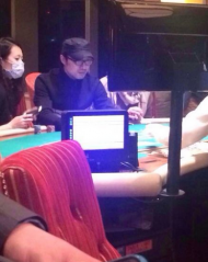 2013年6月份在澳门举行的百万豪客扑克挑战赛上，汪峰也报名参加，还顺利进入第二轮比赛。