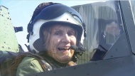 罗孚豪在纪念二战停战70周年的那几天，受邀再次驾着她喜爱的喷火战斗机重飞蓝天，而且是一架二战中幸存的喷火战机。神采奕奕的罗孚豪女兵看上去非常兴奋，甚至有些紧张。她说：“我没有年轻时的那种能飞好的自信，自己上了年纪吗。”但是，她坚持不能错过这个飞翔的机会。飞机着陆后，罗孚豪神情飞扬，因为证明了自己在这个岁数还能驾飞机。她说：“语言难以表述我的感觉。我又年轻了一回。” 