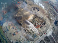 8月14日 - 天津大爆炸事故现场如同经历战争